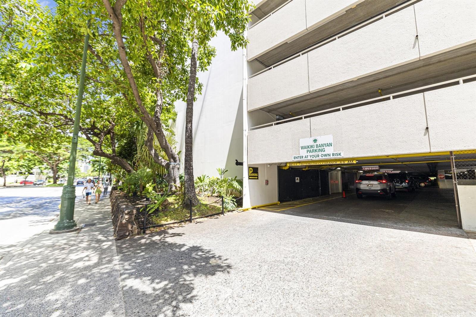 Waikiki Banyan 201 Ohua Avenue  Unit 813