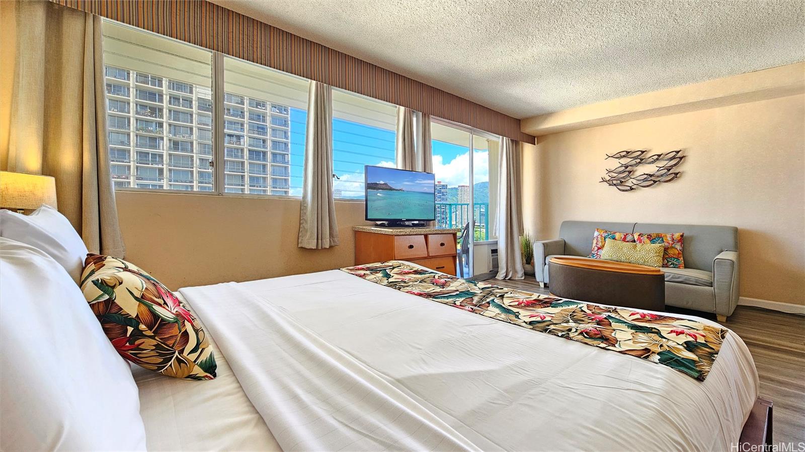 Aloha Surf Hotel 444 Kanekapolei Street  Unit 1509